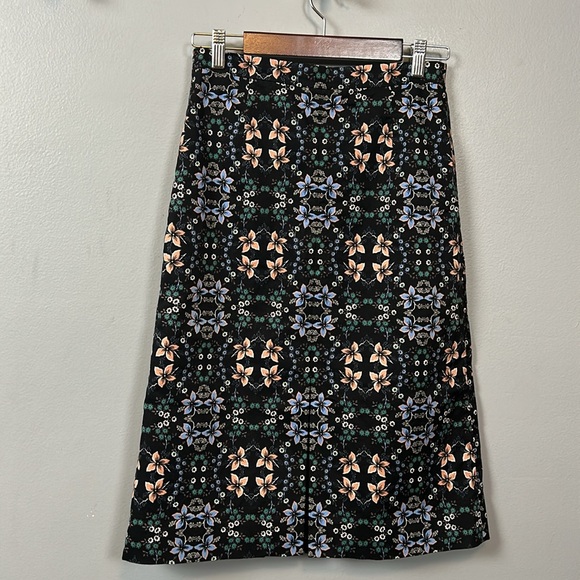 J. Crew Floral Print A-Line Cotton Skirt Black Size 4- gently used - Picture 2 of 12